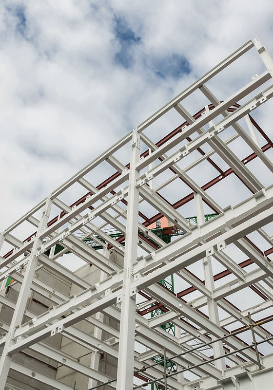 Andamios de edificio en construcción - Grupo Em-Trai